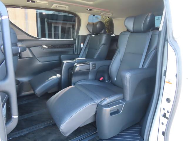 アルファード ２．５Ｓ　Ｃパッケージ　ドラレコ　バックカメラ　１０型ナビ　ＴＶ　１２．１型天吊モニター　カールソン２１ＡＷ　車高調　追従クルーズコントロール　レーンアシスト　衝突被害軽減システム　Ｗ電動ドア　ＬＥＤランプ　フルエアロ（54枚目）