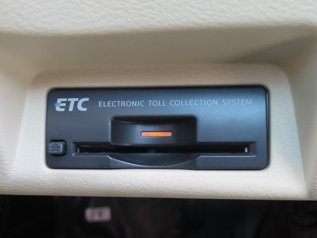 スカイライン ３５０ＧＴ　ハイブリッド　タイプＳＰ　ＲＡＹＳ２０ＡＷ　ローダウン　ドライブレコーダー　ＥＴＣ　オートクルーズコントロール　全周囲カメラ　ナビ　ＴＶ　オートライト　ＬＥＤヘッドランプ　ＡＴ　スマートキー　電動格納ミラー　盗難防止システム（9枚目）