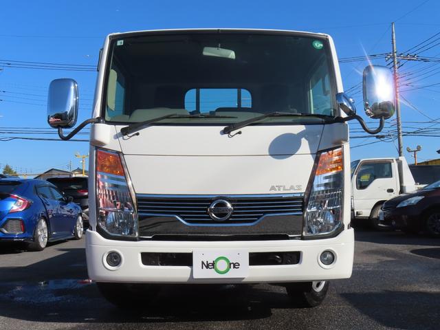 アトラストラック スーパーロー 600kgパワーゲート メッキグリル 同色バンパー MT 後輪ダブル ETC ナビ TV 電動格納ミラー エアコン パワーウィンドウ 運転席エアバッグ CD Bluetooth(12枚目)