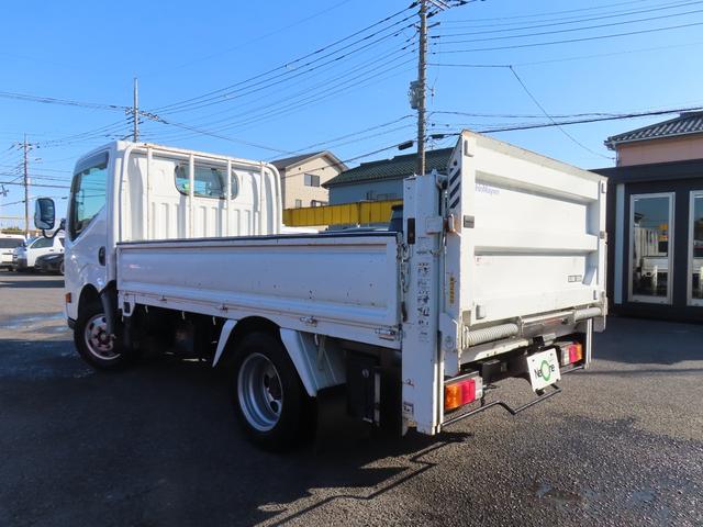 アトラストラック スーパーロー 600kgパワーゲート メッキグリル 同色バンパー MT 後輪ダブル ETC ナビ TV 電動格納ミラー エアコン パワーウィンドウ 運転席エアバッグ CD Bluetooth(17枚目)