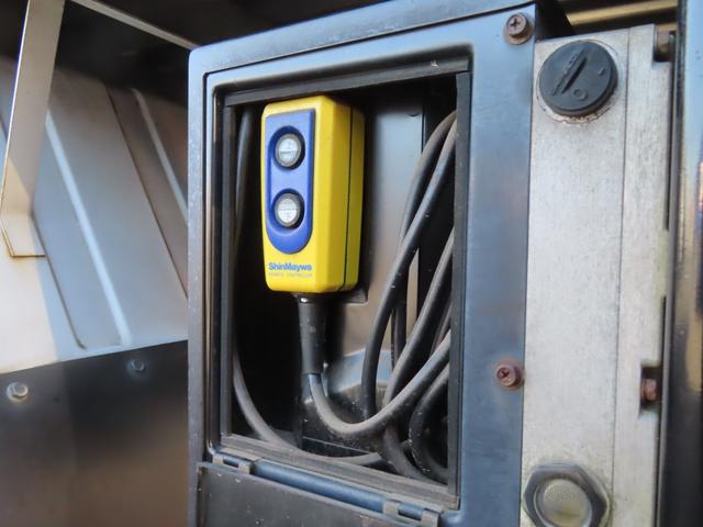 アトラストラック スーパーロー 600kgパワーゲート メッキグリル 同色バンパー MT 後輪ダブル ETC ナビ TV 電動格納ミラー エアコン パワーウィンドウ 運転席エアバッグ CD Bluetooth(24枚目)