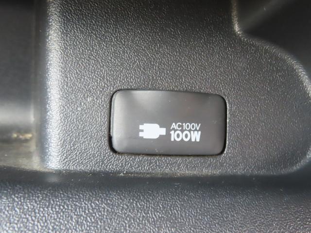 ハイエースワゴン グランドキャビン　ＤＥＬＦ１７ＡＷ　コブラテールレンズ　フロントリップ　ＥＴＣ　バックカメラ　ナビ　ＴＶ　電動スライドドア　オートライト　スマートキー　後席モニター　ＡＴ　Ｂｌｕｅｔｏｏｔｈ　１００Ｖ電源（11枚目）