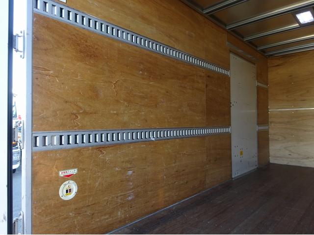 デュトロ 　背高アルミバン　日本フルハーフ製　左スライドドア　ラッシングレール２段付　リア観音式扉　標準　ロング　ボディ長４．３６ｍ　高床　２トン積載（13枚目）