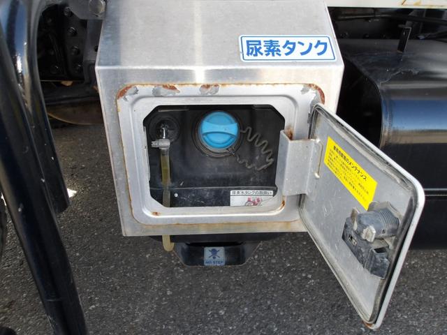 　散水車　４０００Ｌ　酒井重工業製　ＳＴ４ＭＢ－１　前方圧力散水　後方重力散水　吸水作動可　給水ホース付　ワイド　セミロング　１７５馬力(40枚目)