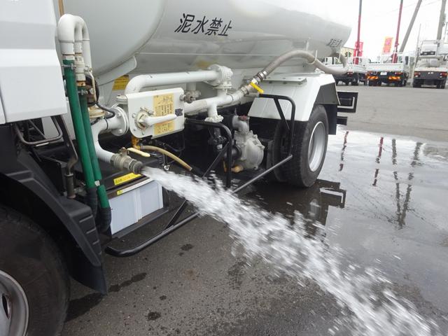 　散水車　４トン積　４ＫＬ積　ＰＴＯ式　前方圧力散水　後方重力散水　吸水作動　極東開発工業製　ワイド　セミロング　８ナンバー　準中型７．５ｔ免許対応(13枚目)