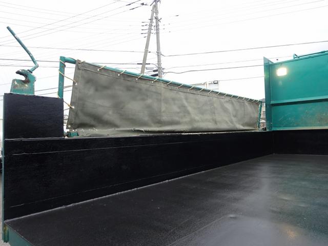 ヒノレンジャー 　土砂ダンプ　３４５０ｋｇ積載　新明和工業製　電動コボレーン付　容積約２．３８ｍ３　角底一方開　標準幅　ベッド付　　アドブルー不要（12枚目）