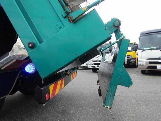 ヒノレンジャー 　土砂ダンプ　３４５０ｋｇ積載　新明和工業製　電動コボレーン付　容積約２．３８ｍ３　角底一方開　標準幅　ベッド付　　アドブルー不要（21枚目）