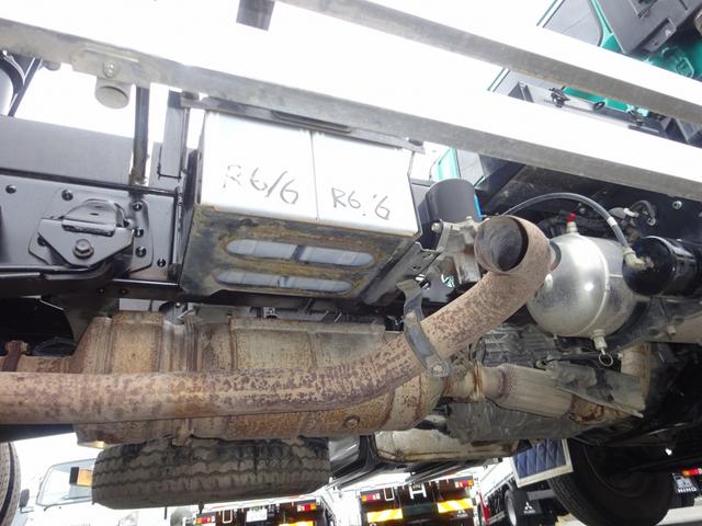 ヒノレンジャー 　土砂ダンプ　３４５０ｋｇ積載　新明和工業製　電動コボレーン付　容積約２．３８ｍ３　角底一方開　標準幅　ベッド付　　アドブルー不要（44枚目）