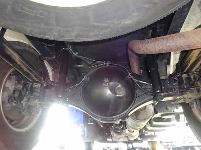 キャンター 　低温冷凍車　－３０〜３０℃設定　東プレ　スタンバイ機能付　左サイドドア　床アルミ縞板張り　リヤ３枚観音式扉　ワイド　ロング　高床　２ｔ積載　ラッシング２段（9枚目）
