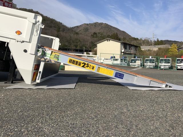 キャンター 　４段セルフクレーン　タダノ　３３５０ｋｇ積載　あゆみ板付　警報仕様　ワイド　超ロング　４．３ｍボディ　全低床　１７５馬力　横根太９本増し強化（18枚目）