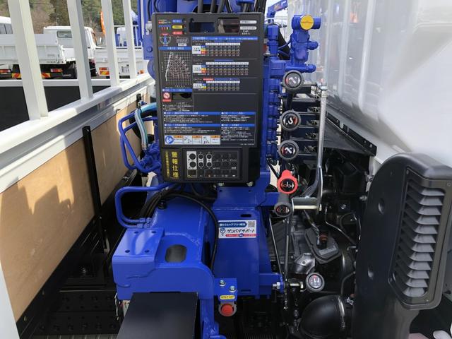 キャンター 　４段セルフクレーン　タダノ　３３５０ｋｇ積載　あゆみ板付　警報仕様　ワイド　超ロング　４．３ｍボディ　全低床　１７５馬力　横根太９本増し強化（36枚目）