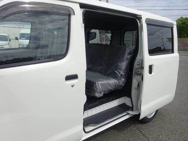 グランマックスカーゴ ＧＬ　２人乗り時７５０ｋｇ積載　ＧＬグレード　後列左右スライドドア　ガソリン車　ＡＴ　普通自動車免許対応　衝突回避支援システム　リヤコーナーセンサー（17枚目）