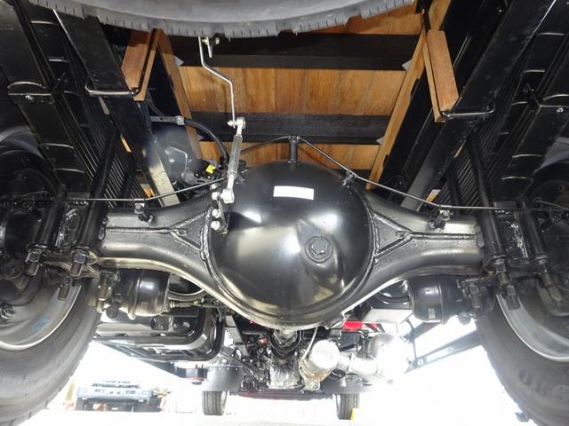 ファイター 　増トン　４段クレーン付　古河ユニック製　警報仕様　ラジコン付　７．７トン積載　ワイド幅　ベッド付　木製あおり３方開　超ワイド角足アウトリガ　２４０馬力（9枚目）