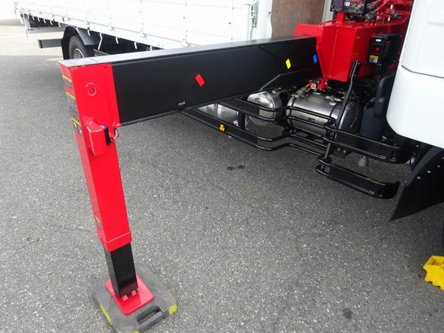 ファイター 　増トン　４段クレーン付　古河ユニック製　警報仕様　ラジコン付　７．７トン積載　ワイド幅　ベッド付　木製あおり３方開　超ワイド角足アウトリガ　２４０馬力（14枚目）