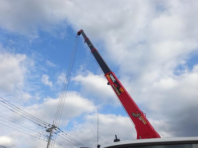 ファイター 　増トン　４段クレーン付　古河ユニック製　警報仕様　ラジコン付　７．７トン積載　ワイド幅　ベッド付　木製あおり３方開　超ワイド角足アウトリガ　２４０馬力（18枚目）