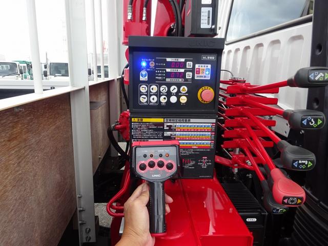 ファイター 　増トン　４段クレーン付　古河ユニック製　警報仕様　ラジコン付　７．７トン積載　ワイド幅　ベッド付　木製あおり３方開　超ワイド角足アウトリガ　２４０馬力（27枚目）
