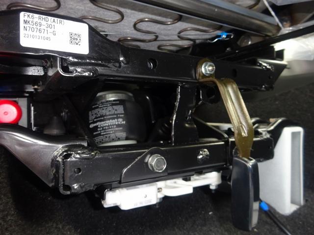 ファイター 　増トン　４段クレーン付　古河ユニック製　警報仕様　ラジコン付　７．７トン積載　ワイド幅　ベッド付　木製あおり３方開　超ワイド角足アウトリガ　２４０馬力（63枚目）