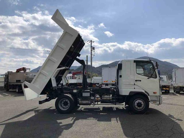 ファイター 　増トン　土砂ダンプ　新明和工業製　７．９トン積載　容積４．０ｍ３　標準幅　ベッド付　３．４ｍボディ　角底　強化一方開　２４０馬力（5枚目）