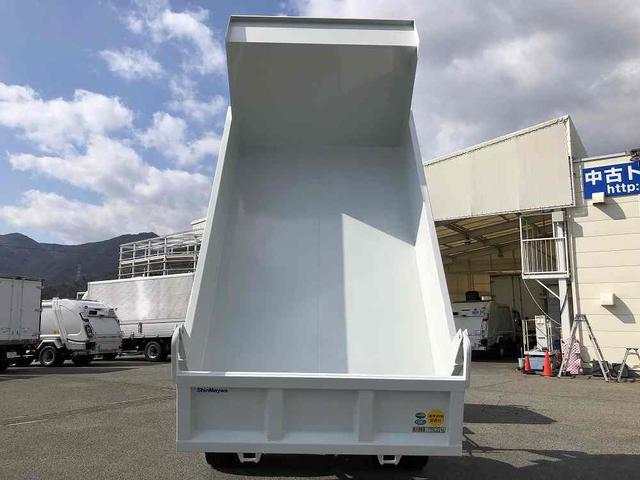 ファイター 　増トン　土砂ダンプ　新明和工業製　７．９トン積載　容積４．０ｍ３　標準幅　ベッド付　３．４ｍボディ　角底　強化一方開　２４０馬力（7枚目）