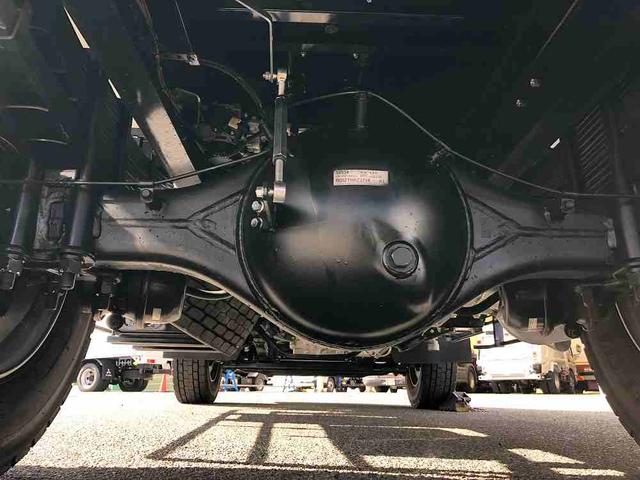 ファイター 　増トン　土砂ダンプ　新明和工業製　７．９トン積載　容積４．０ｍ３　標準幅　ベッド付　３．４ｍボディ　角底　強化一方開　２４０馬力（9枚目）