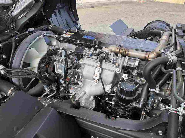 ファイター 　増トン　土砂ダンプ　新明和工業製　７．９トン積載　容積４．０ｍ３　標準幅　ベッド付　３．４ｍボディ　角底　強化一方開　２４０馬力（10枚目）