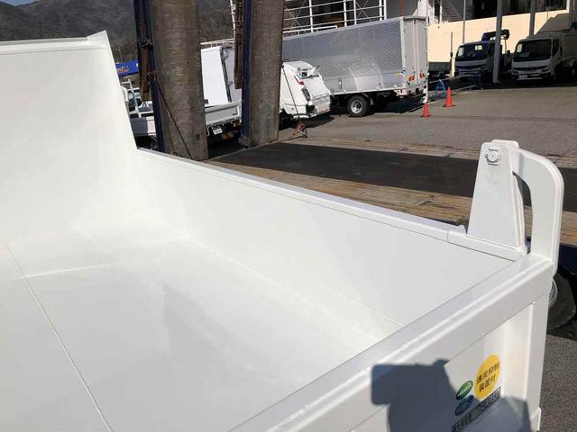 ファイター 　増トン　土砂ダンプ　新明和工業製　７．９トン積載　容積４．０ｍ３　標準幅　ベッド付　３．４ｍボディ　角底　強化一方開　２４０馬力（15枚目）