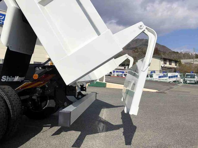 ファイター 　増トン　土砂ダンプ　新明和工業製　７．９トン積載　容積４．０ｍ３　標準幅　ベッド付　３．４ｍボディ　角底　強化一方開　２４０馬力（17枚目）