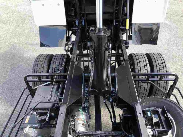 ファイター 　増トン　土砂ダンプ　新明和工業製　７．９トン積載　容積４．０ｍ３　標準幅　ベッド付　３．４ｍボディ　角底　強化一方開　２４０馬力（26枚目）