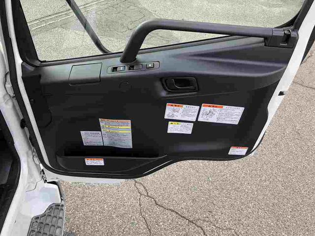 ファイター 　増トン　土砂ダンプ　新明和工業製　７．９トン積載　容積４．０ｍ３　標準幅　ベッド付　３．４ｍボディ　角底　強化一方開　２４０馬力（67枚目）