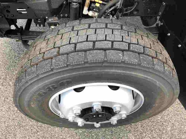 ファイター 　増トン　土砂ダンプ　新明和工業製　７．９トン積載　容積４．０ｍ３　標準幅　ベッド付　３．４ｍボディ　角底　強化一方開　２４０馬力（68枚目）