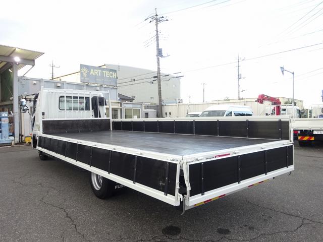 ファイター 　平ボディ　３．７トン積載　パブコ製　ワイド幅　ベッド付　６．２ｍボディ　木製あおり３方開　床板張り　２４０馬力　リヤリーフサス（2枚目）