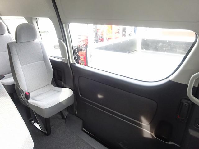 ハイエースコミューター マイクロバス 14人乗り GLグレード ワイド スーパーロング 左パワースライドドア デジタルインナーミラー パノラミックビューモニター AT 軽油(18枚目)