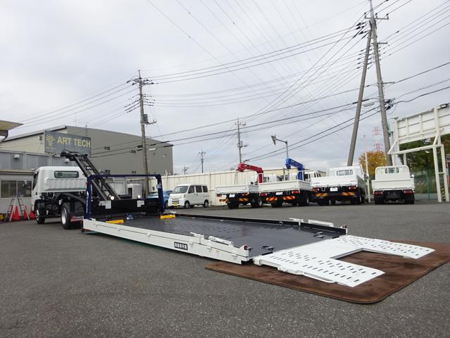 キャンター 車両運搬車 車載専用車 セミAT デュオニック 極東開発工業 フラトップZero タイヤ固縛 ウインチ 3t積載 ワイド 荷台長5.7m 150馬力(2枚目)