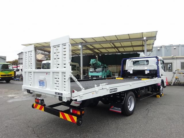 キャンター 車両運搬車 車載専用車 セミAT デュオニック 極東開発工業 フラトップZero タイヤ固縛 ウインチ 3t積載 ワイド 荷台長5.7m 150馬力(4枚目)