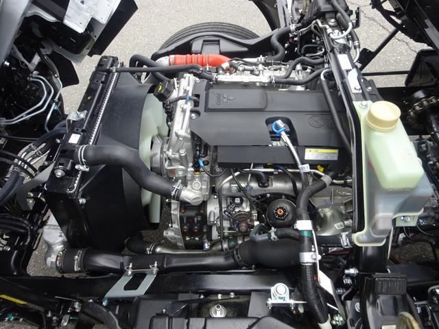 キャンター 車両運搬車 車載専用車 セミAT デュオニック 極東開発工業 フラトップZero タイヤ固縛 ウインチ 3t積載 ワイド 荷台長5.7m 150馬力(11枚目)