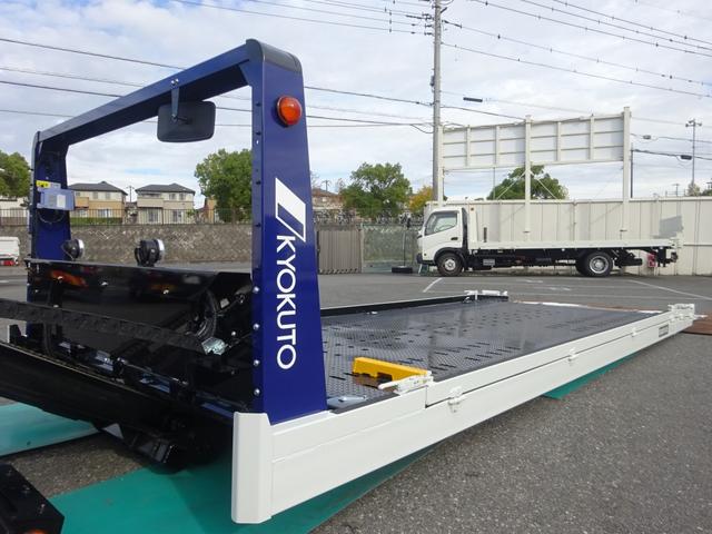 キャンター 車両運搬車 車載専用車 セミAT デュオニック 極東開発工業 フラトップZero タイヤ固縛 ウインチ 3t積載 ワイド 荷台長5.7m 150馬力(20枚目)