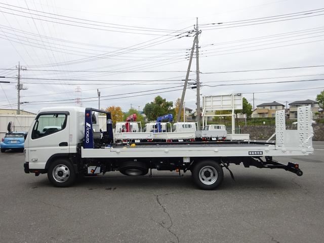 キャンター 車両運搬車 車載専用車 セミAT デュオニック 極東開発工業 フラトップZero タイヤ固縛 ウインチ 3t積載 ワイド 荷台長5.7m 150馬力(30枚目)