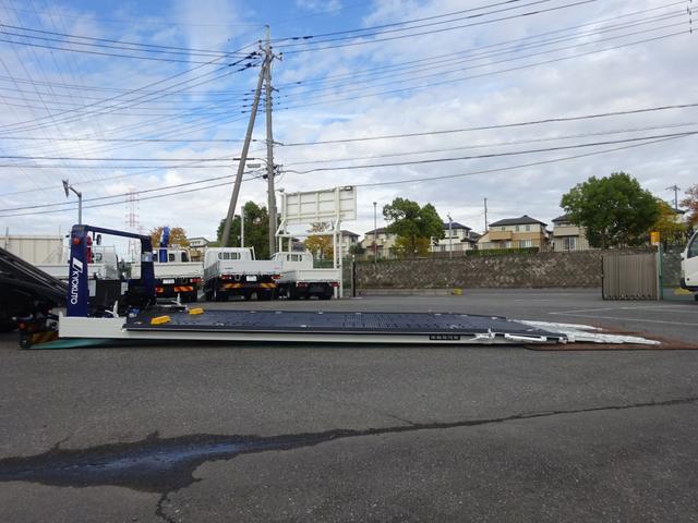 キャンター 車両運搬車 車載専用車 セミAT デュオニック 極東開発工業 フラトップZero タイヤ固縛 ウインチ 3t積載 ワイド 荷台長5.7m 150馬力(32枚目)