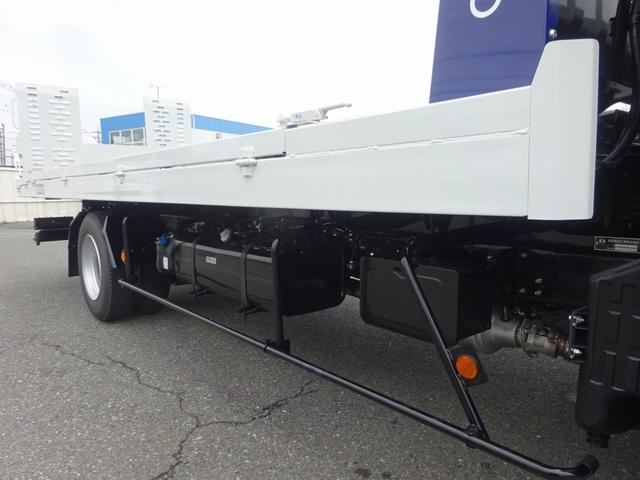 キャンター 車両運搬車 車載専用車 セミAT デュオニック 極東開発工業 フラトップZero タイヤ固縛 ウインチ 3t積載 ワイド 荷台長5.7m 150馬力(33枚目)