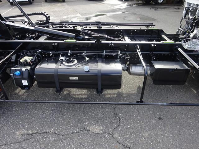 キャンター 車両運搬車 車載専用車 セミAT デュオニック 極東開発工業 フラトップZero タイヤ固縛 ウインチ 3t積載 ワイド 荷台長5.7m 150馬力(38枚目)