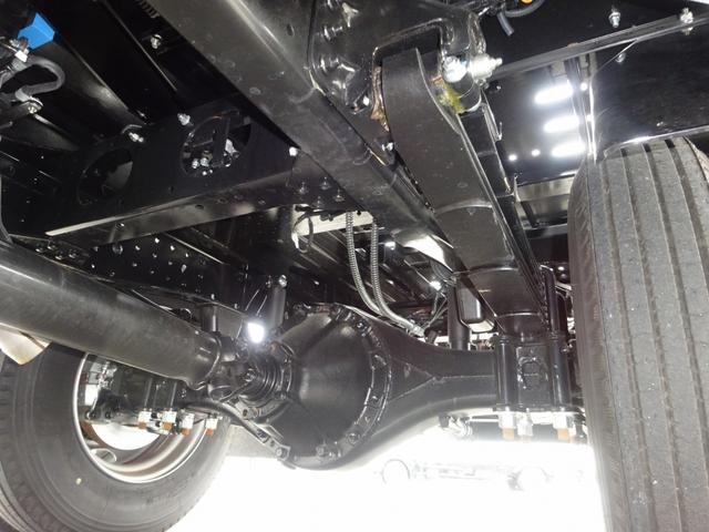 キャンター 車両運搬車 車載専用車 セミAT デュオニック 極東開発工業 フラトップZero タイヤ固縛 ウインチ 3t積載 ワイド 荷台長5.7m 150馬力(44枚目)