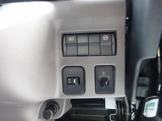 キャンター 車両運搬車 車載専用車 セミAT デュオニック 極東開発工業 フラトップZero タイヤ固縛 ウインチ 3t積載 ワイド 荷台長5.7m 150馬力(56枚目)