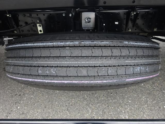 キャンター 車両運搬車 車載専用車 セミAT デュオニック 極東開発工業 フラトップZero タイヤ固縛 ウインチ 3t積載 ワイド 荷台長5.7m 150馬力(65枚目)