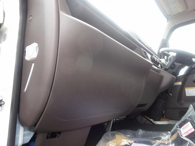 キャンター 車両運搬車 車載専用車 セミAT デュオニック 極東開発工業 フラトップZero タイヤ固縛 ウインチ 3t積載 ワイド 荷台長5.7m 150馬力(73枚目)