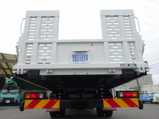 キャンター 車両運搬車 車載専用車 セミAT デュオニック 極東開発工業 フラトップZero タイヤ固縛 ウインチ 3t積載 ワイド 荷台長5.7m 150馬力(76枚目)