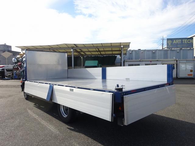 ファイター 　増トン　アルミブロック平ボディ　８．５トン積載　５方開あおり　トーヨーボデー製　床ステンレス張り　ボディ長５．７７ｍ　ワイド幅　ベッドレス（2枚目）