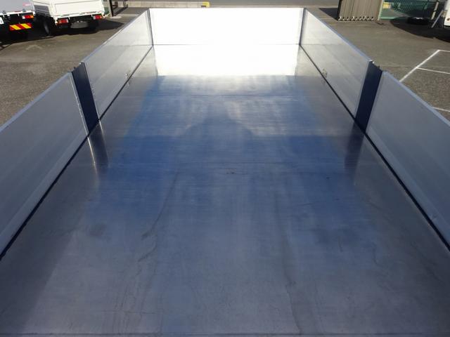 ファイター 　増トン　アルミブロック平ボディ　８．５トン積載　５方開あおり　トーヨーボデー製　床ステンレス張り　ボディ長５．７７ｍ　ワイド幅　ベッドレス（15枚目）