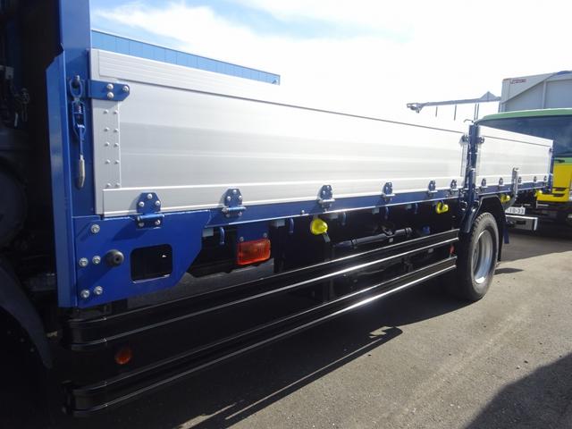 ファイター 　増トン　アルミブロック平ボディ　８．５トン積載　５方開あおり　トーヨーボデー製　床ステンレス張り　ボディ長５．７７ｍ　ワイド幅　ベッドレス（24枚目）