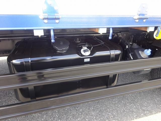 ファイター 　増トン　アルミブロック平ボディ　８．５トン積載　５方開あおり　トーヨーボデー製　床ステンレス張り　ボディ長５．７７ｍ　ワイド幅　ベッドレス（35枚目）