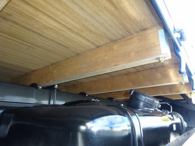 ファイター 　増トン　アルミブロック平ボディ　８．５トン積載　５方開あおり　トーヨーボデー製　床ステンレス張り　ボディ長５．７７ｍ　ワイド幅　ベッドレス（37枚目）